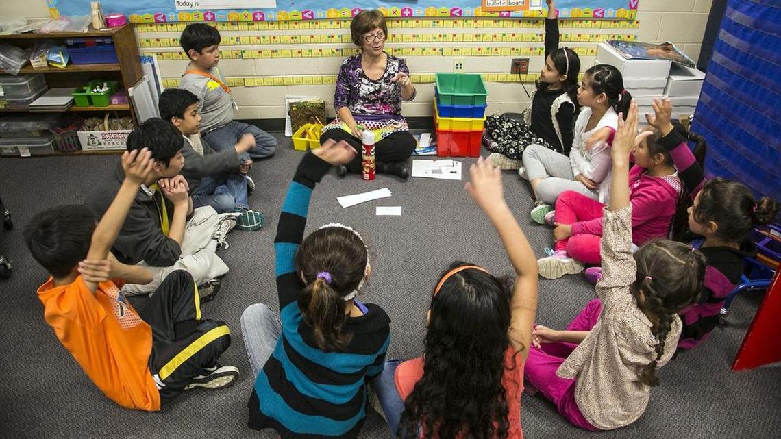 Washington Elementary teacher Priscilla Yeakley teaches a class earlier this year.(April 15, 2015)