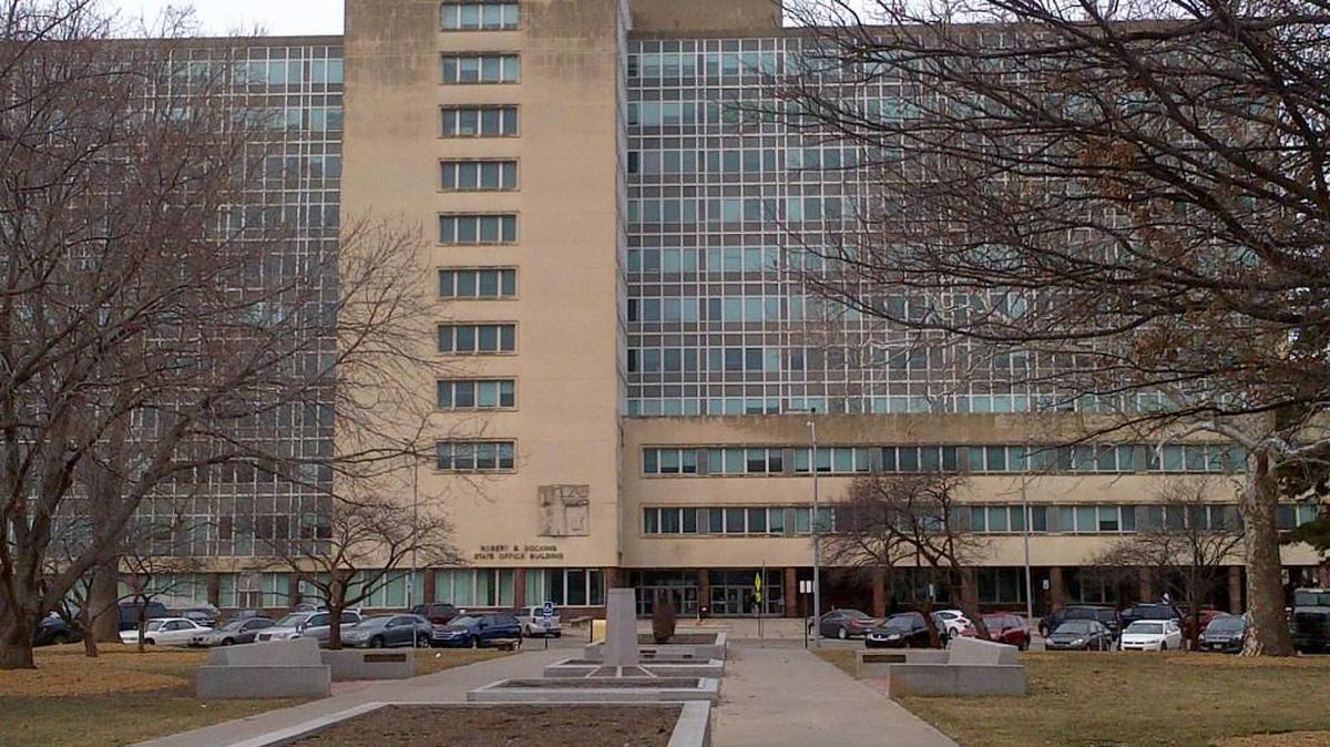 A $20 million agreement by Gov. Sam Brownback’s administration would demolish the Docking State Office Building in Topeka and construct a new state power plant on the site. The state now plans to end the agreement.