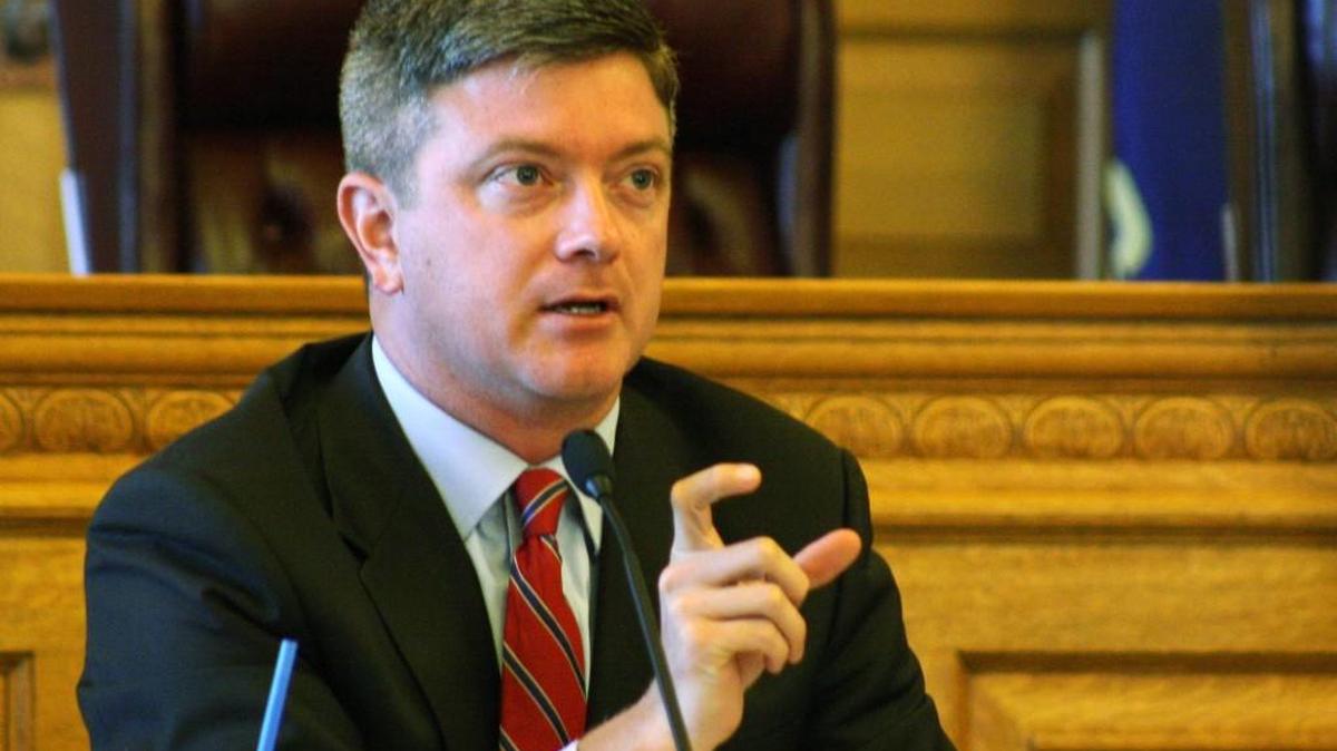 Jeff King, a former Senate vice president, will again represent the Kansas Senate in its school finance work after legislative leaders voted to contract with him for $100,000.