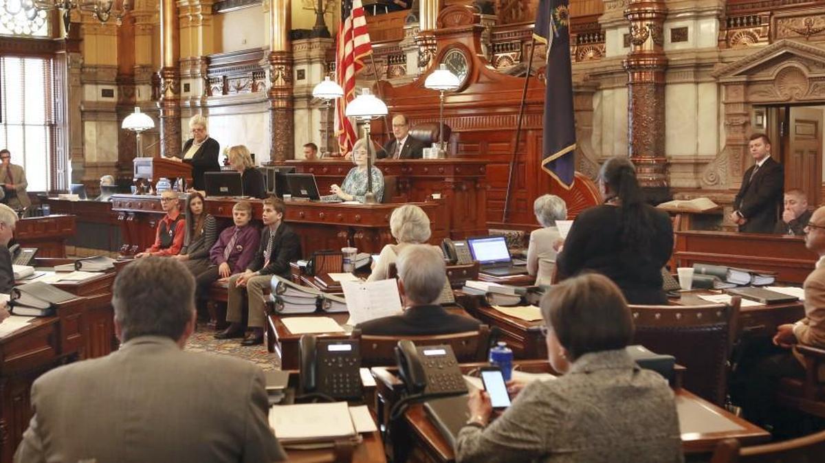 The Kansas Senate voted 25-14 on Tuesday to expand KanCare, the state’s Medicaid program.