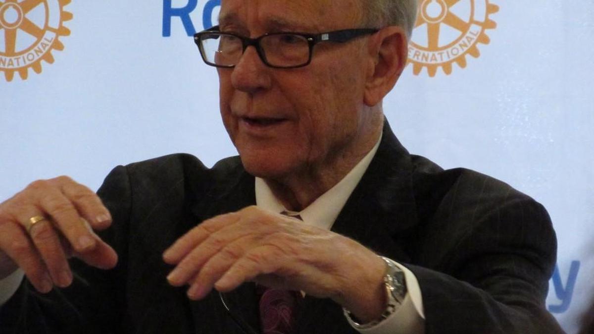 Sen. Pat Roberts makes a point during his speech Wednesday to the Rotary Club of East Wichita.