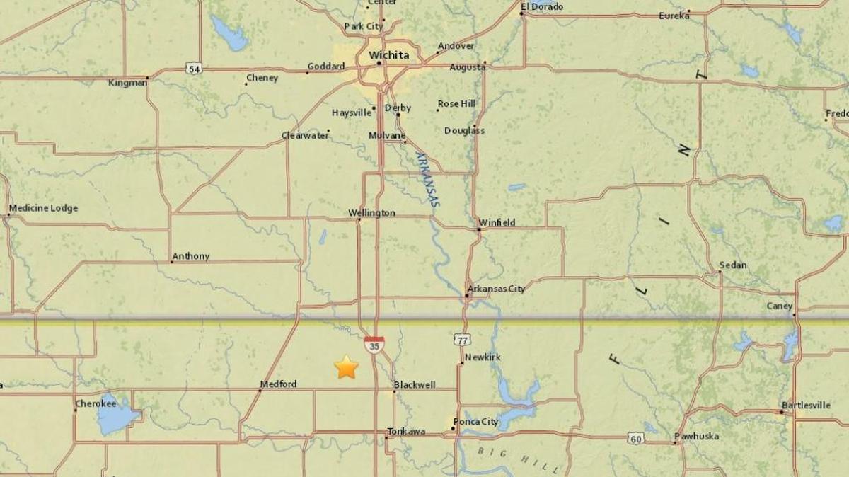 A 2.8 and 2.7 magnitude earthquakes shook near Blackwell, Okla., early Friday morning.