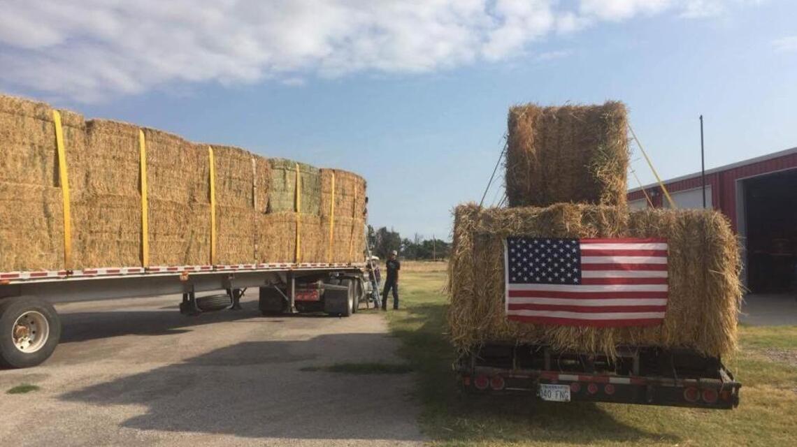 After devastating wildfires, Kansas ranchers hay it forward