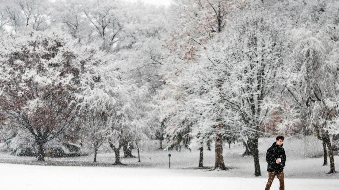 Rare snow coats Gulf Coast beaches, cities in the Deep South