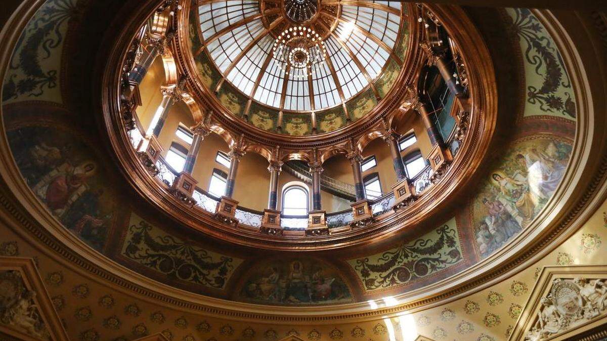 State lawmakers must plug a large budget shortfall and draft a new school funding formula.