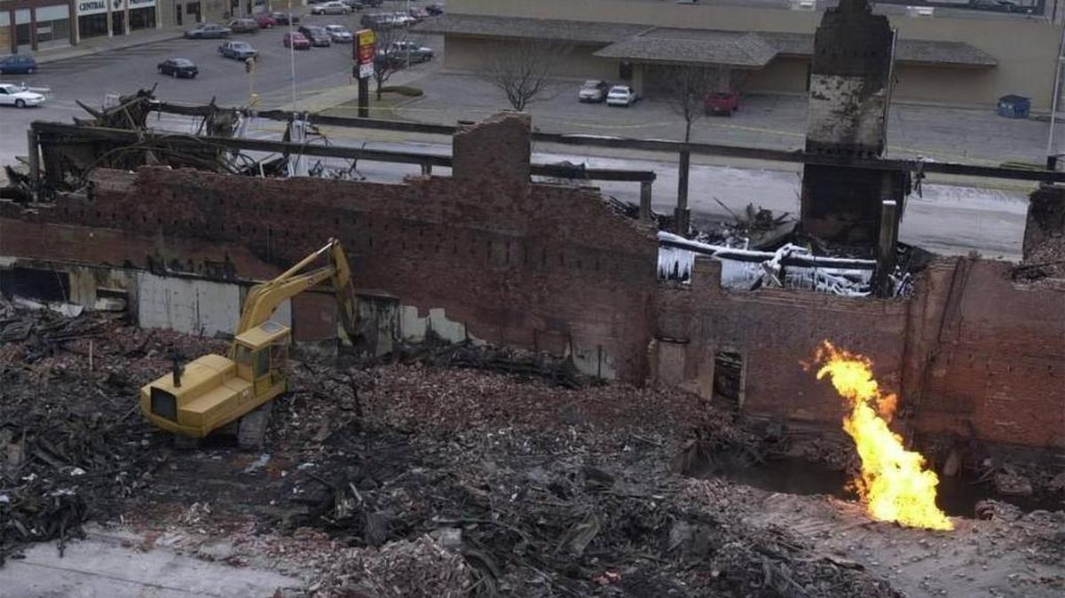 
It’s been 14 1/2 years since natural gas that had leaked from an underground storage field ignited a series of explosions in Hutchinson.
