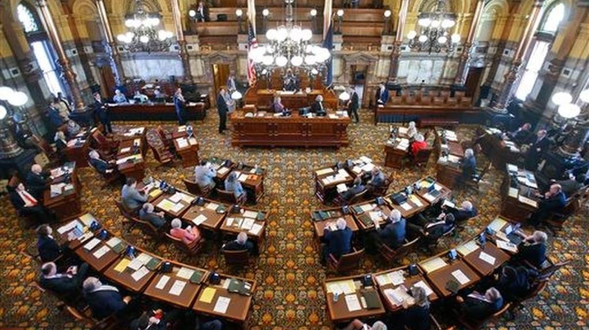The special legislative session should be focused on keeping schools open.