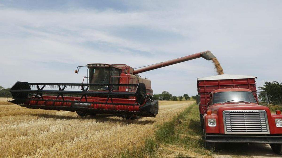 
Kansas agriculture groups back lifting trade barriers with Cuba.
