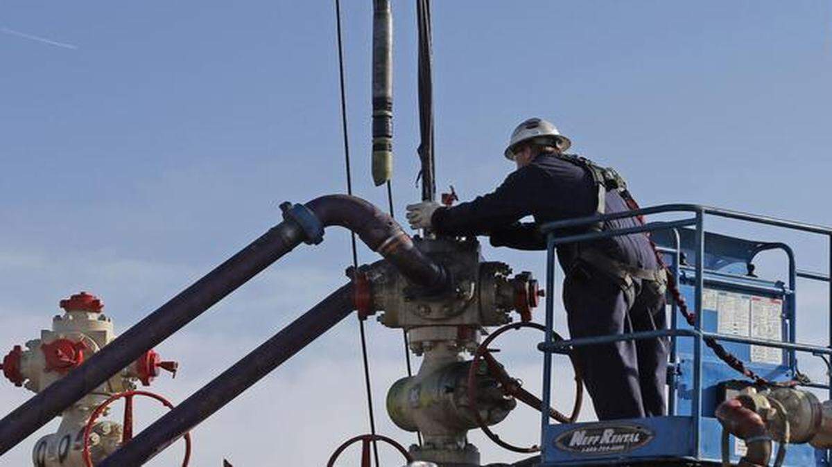
The Kansas Corporation Commission is limiting the volume of waste saltwater injected into some disposal wells. 

