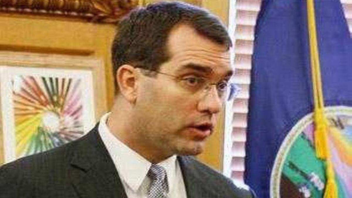 
Attorney General Derek Schmidt and other state leaders shouldn’t miss the message of last week’s election: that thinking on marijuana is changing.
