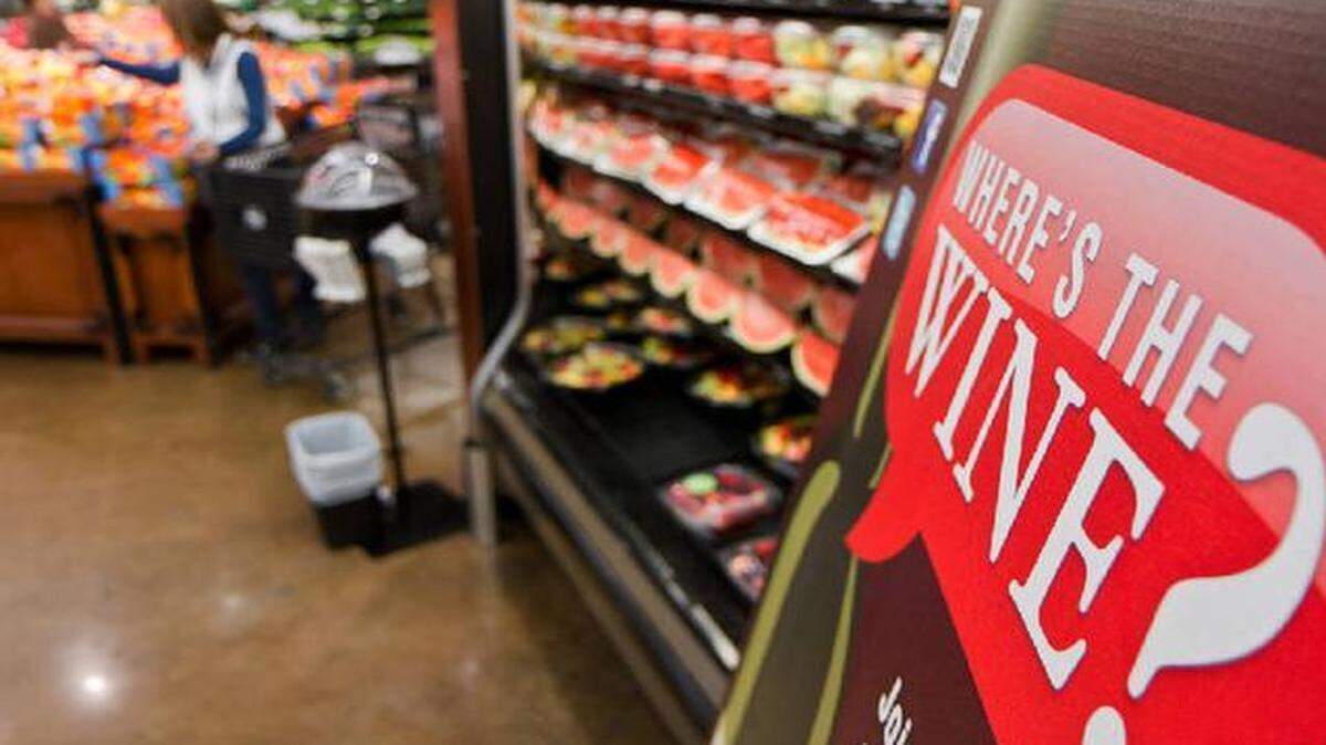 
Kansas is one of only about a dozen states where grocery stores are prohibited from selling wine.
