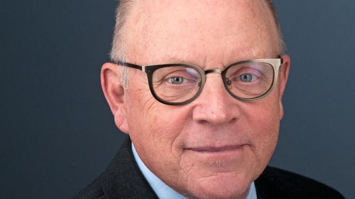Burdett Loomis, Professor, Political Science, College of Liberal Arts and Science