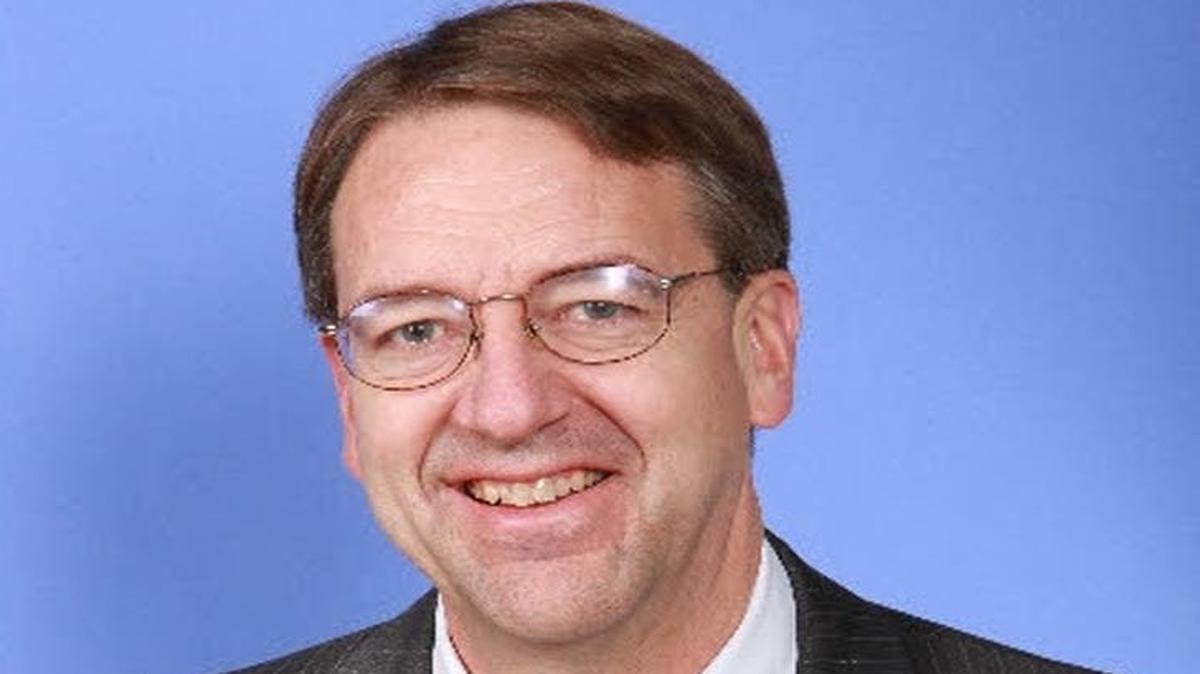 Former Kansas budget director Duane Goossen.