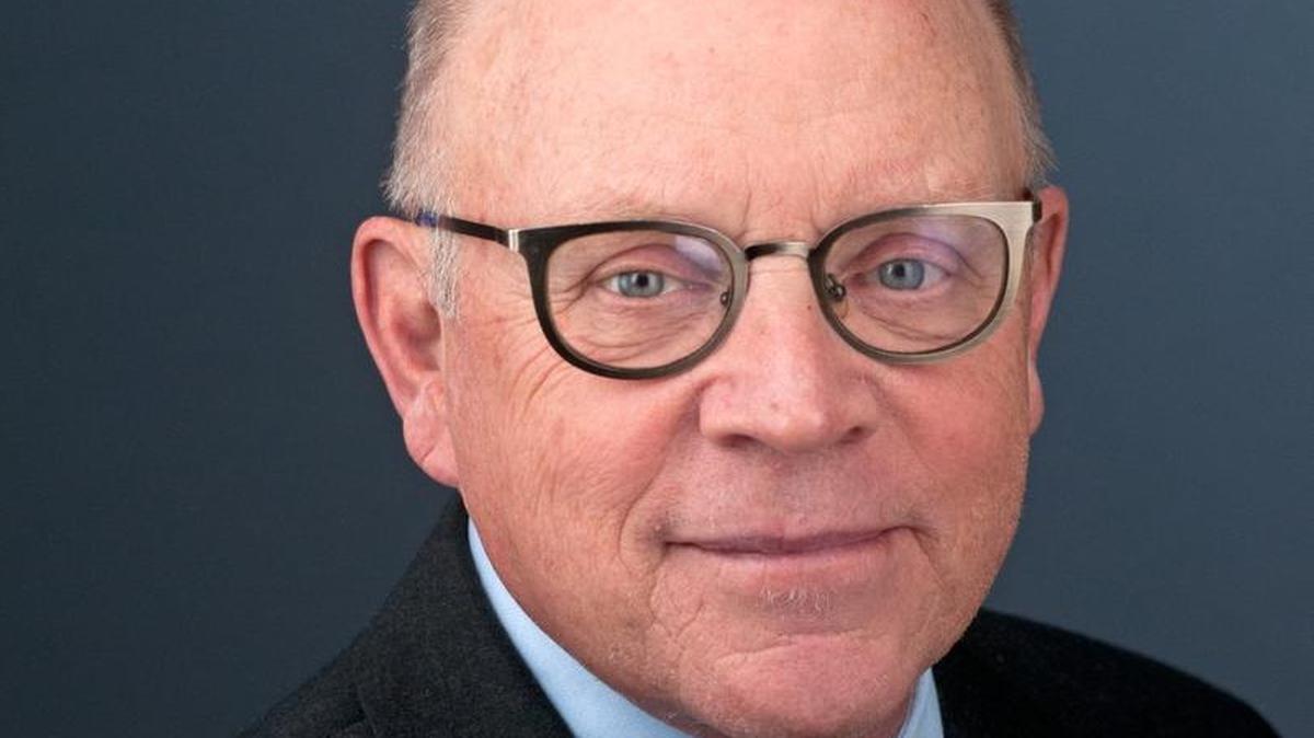 Burdett Loomis, Professor, Political Science, College of Liberal Arts and Science