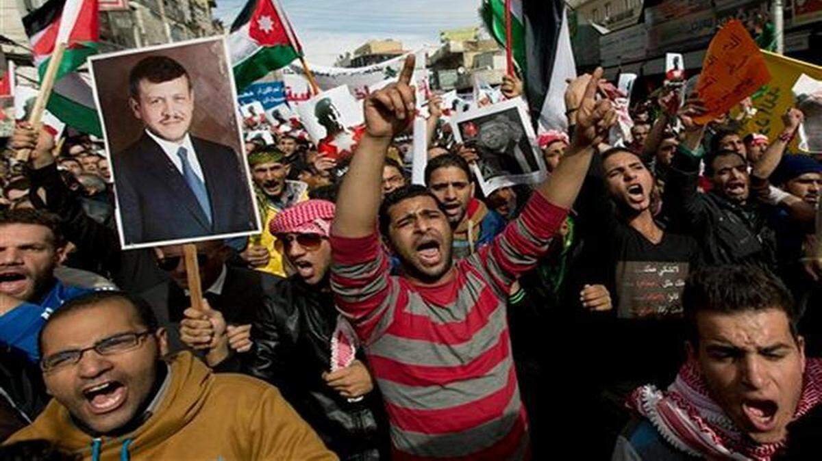 
Demonstrators chant anti-Islamic State slogans during a rally Friday in Amman, Jordan. 
