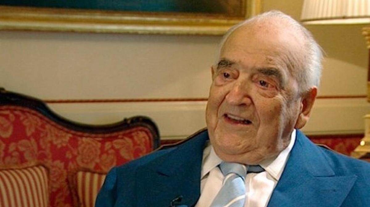 
 In 1938, still a teenager, Lord George Weidenfeld was brought from Vienna to London, where the Plymouth Brethren took him in and provided for him. 
