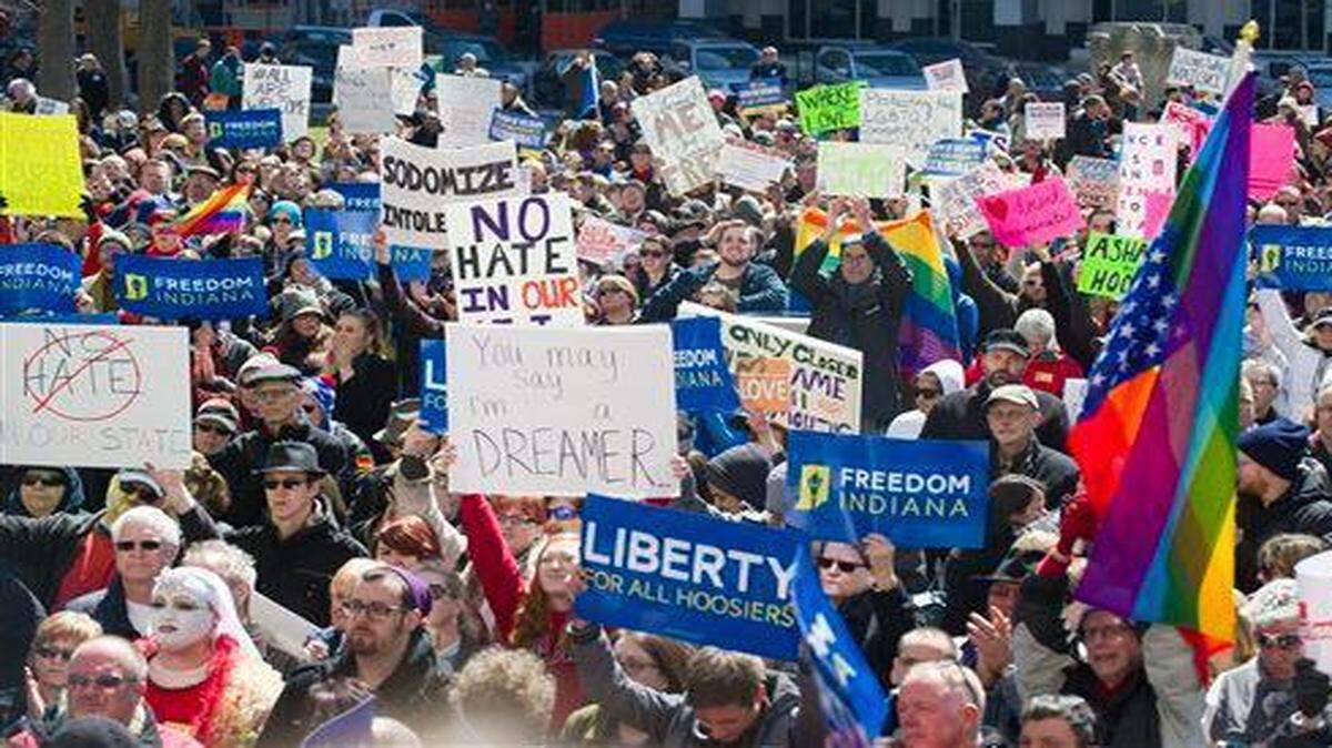 
Thousands of opponents of the Religious Freedom Restoration Act gathered on the lawn of the Indiana State House.
