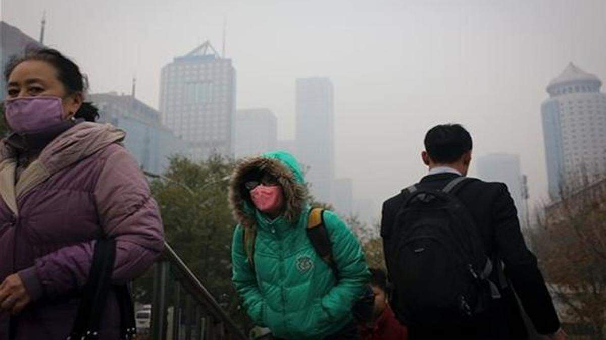 
The Obama-Xi agreement on greenhouse gases commits China to begin cutting carbon emissions 16 years from now.
