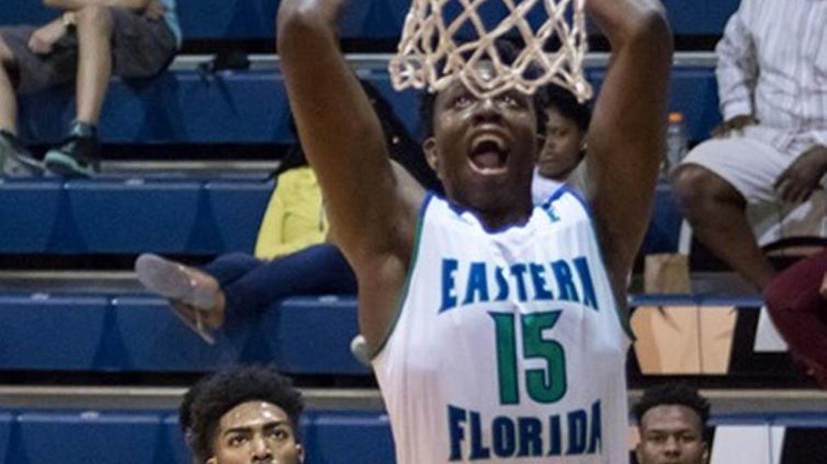 Eastern Florida State College center Shaq Carter averaged 9.2 points and 6.2 rebounds as a freshman.