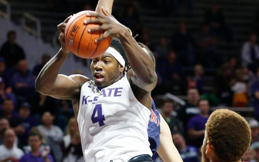 K-State forward D.J. Johnson pulls down a rebound at Bramlage Coliseum. (November 22, 2016)