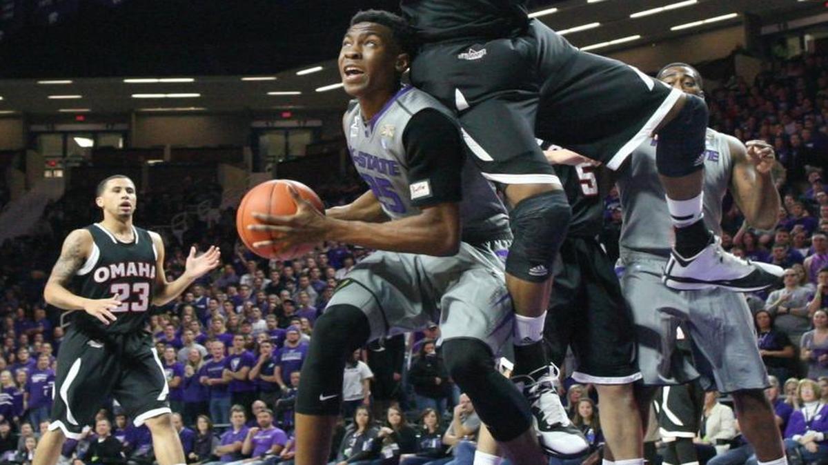 Wesley Iwundu, with the ball, is one of Kansas State’s leading returning scorers this season.