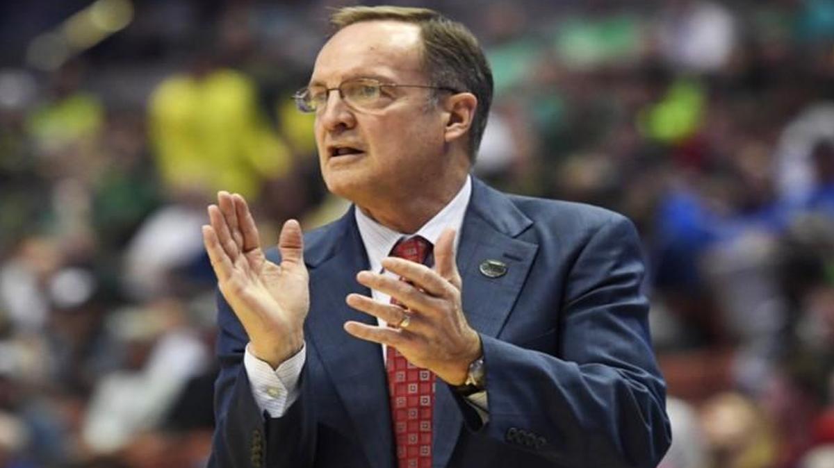 Oklahoma’s Lon Kruger (top) and Oregon’s Dana Altman (bottom) coach their teams in the NCAA Tournament