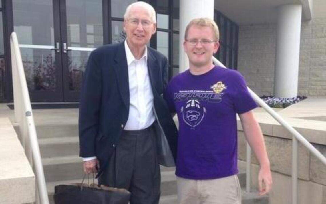 Kansas State fan says Bill Snyder’s 16 goals for success helped him lose 40 pounds