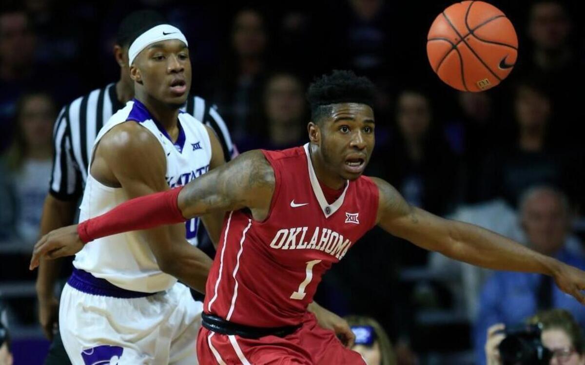 Rashard Odomes (1) and the rest of the Oklahoma Sooners sit at 0-4 in the Big 12.