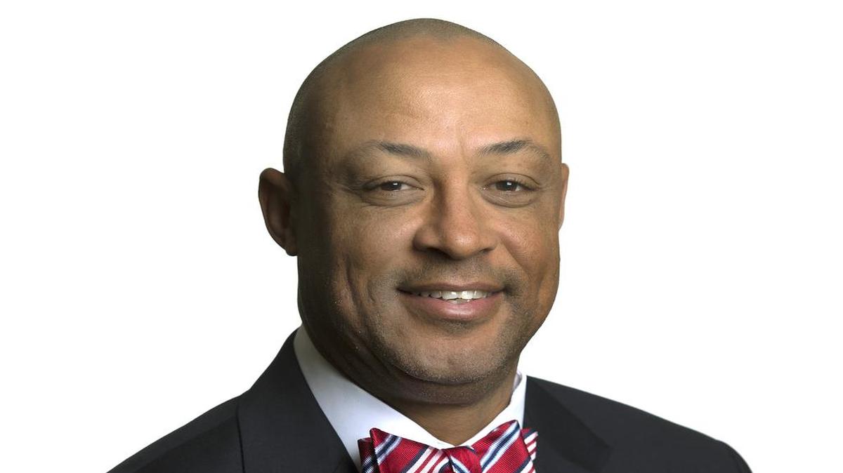 KU wide receivers coach Jason Phillips