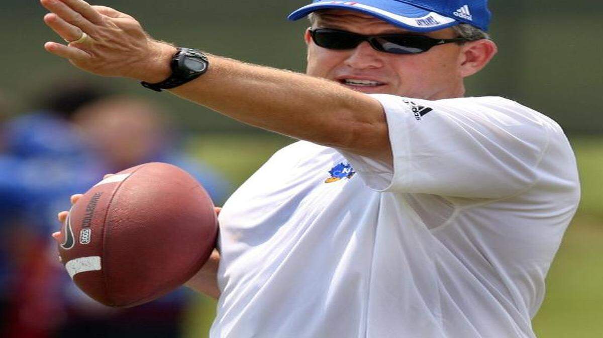 
Ed Warriner was an assistant to Mark Mangino and is now co-offensive coordinator at Ohio State.
