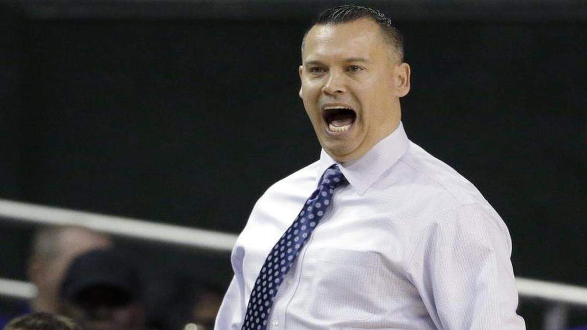 
Stephen F. Austin coach Brandon Schneider shouts to his team during a game against Baylor in December. Schneider was introduced as Kansas’ coach on Tuesday.
