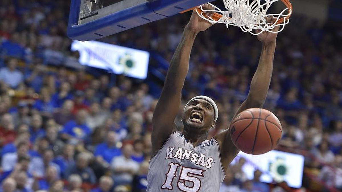 Carlton Bragg had 15 points for Kansas against TCU on Wednesday.