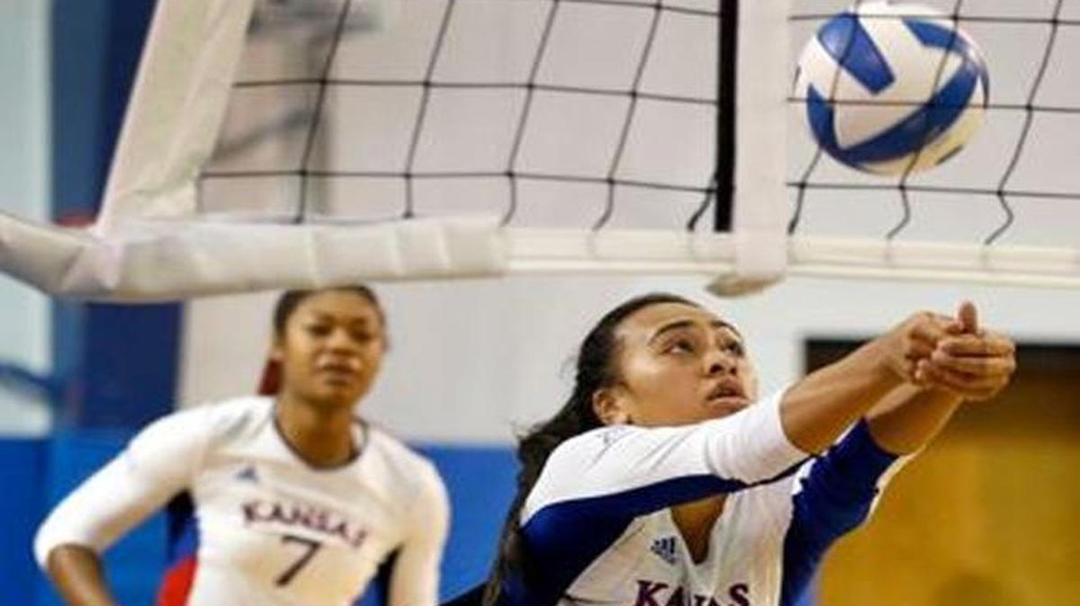 Kansas setter Ainise Havili.