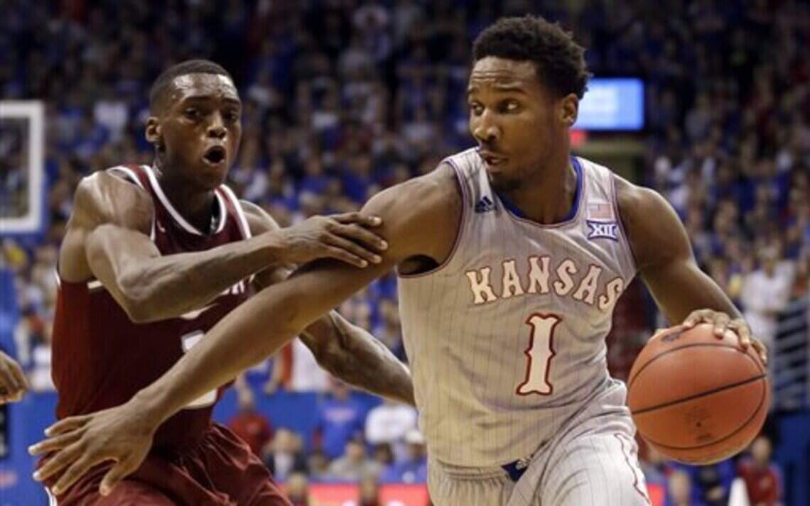 PHOTOS: Kansas 87, Rider 60 | Wichita Eagle