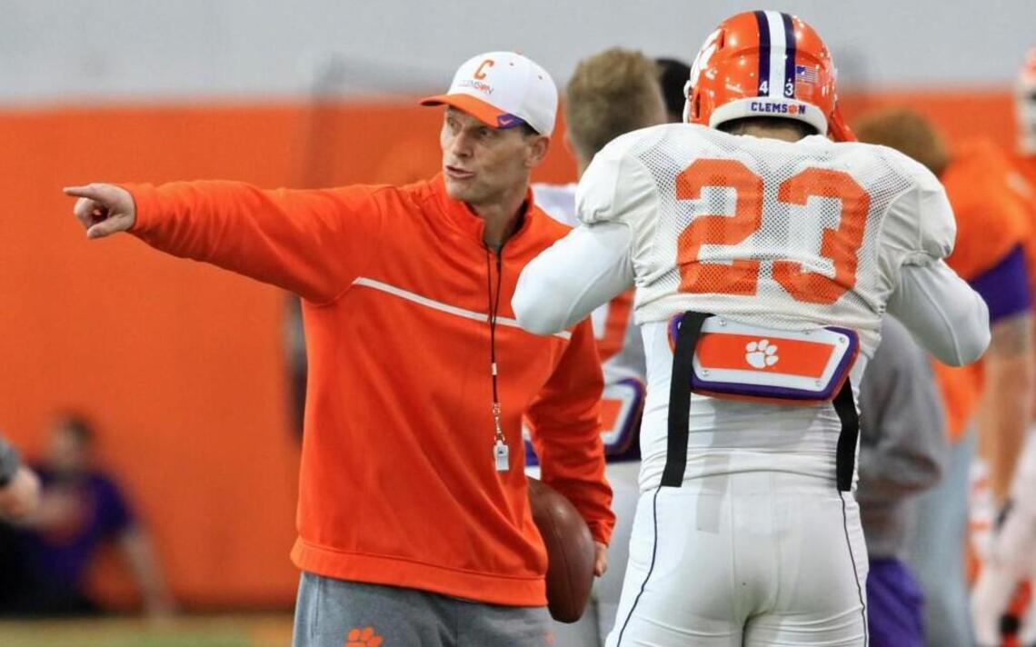 Former OU assistant Brent Venables leads Clemson defense
