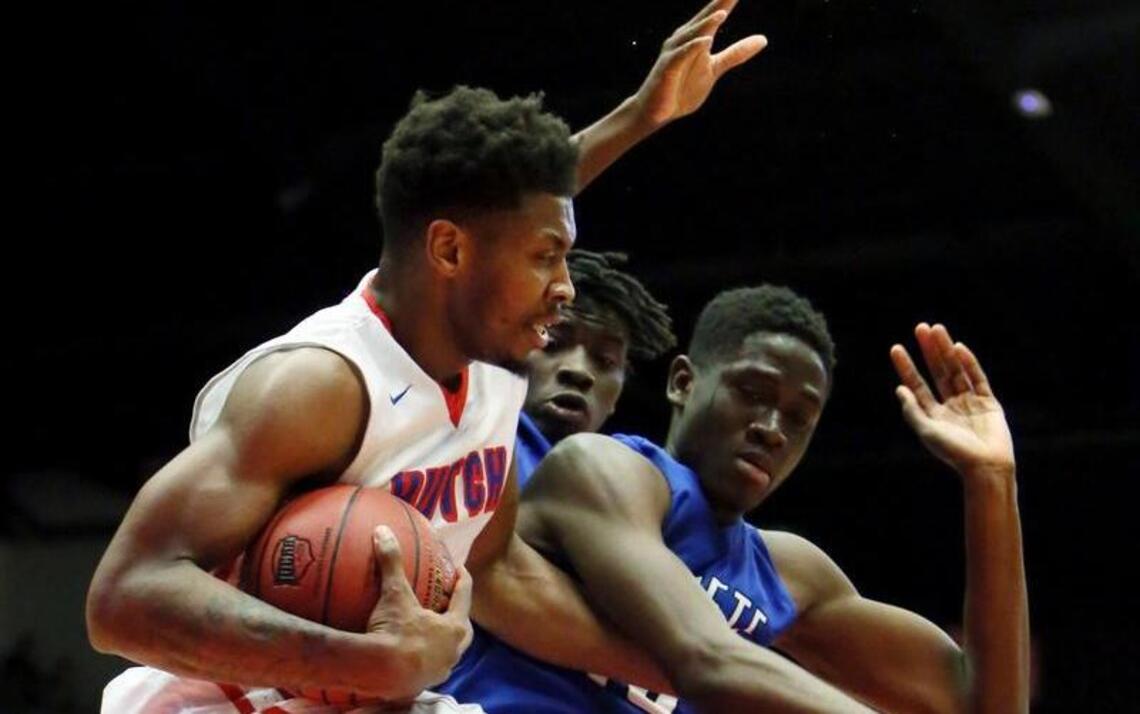Hutchinson men advance to NJCAA quarterfinals with strong second half