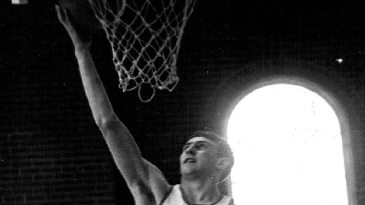 
Lonnie Kruse scored 1,540 points at Sterling College
