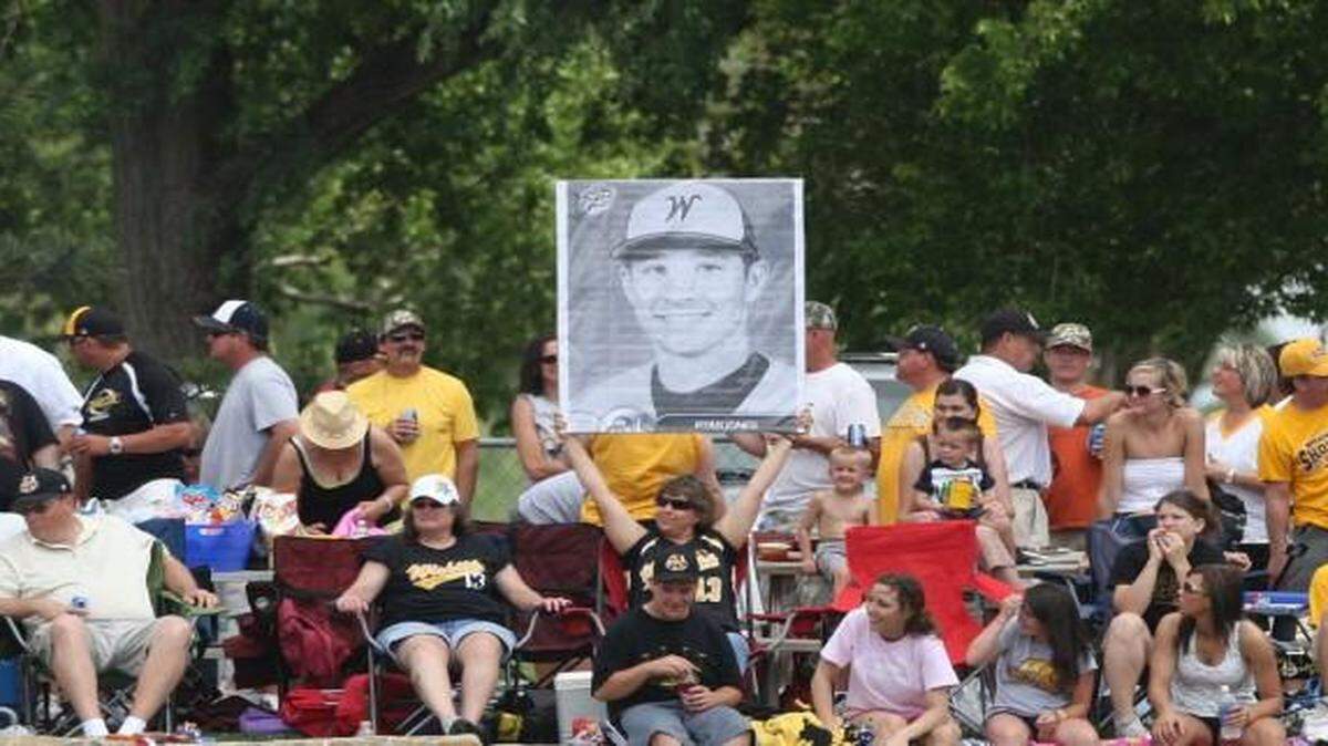 Wichita State aseball fans on the outfield hill – a group that sometimes included Cooper Elliot – loved former Shocker Ryan Jones. Elliot, who has committed to the Shockers, has deep WSU roots: his father Terry was a standout catcher and has done WSU radio broadcasts over the years.