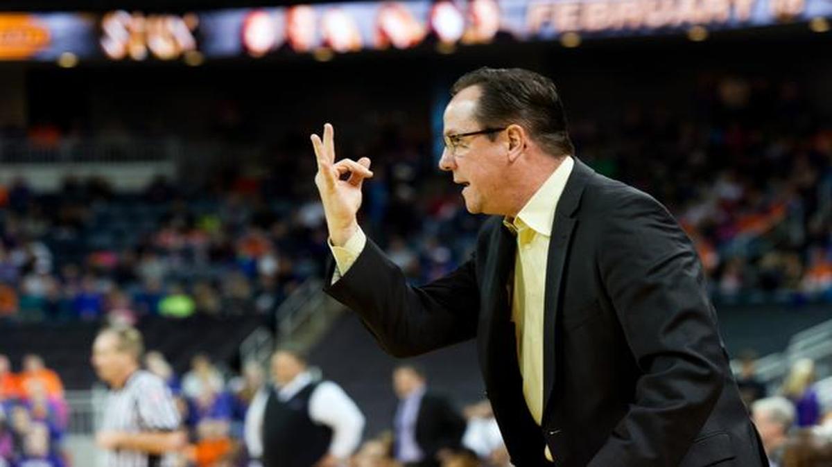 
Wichita State coach Gregg Marshall gives instructions during the first half Saturday in Evansville, Ind.
