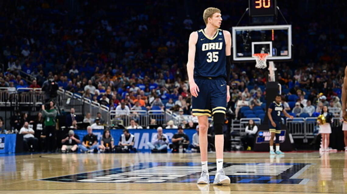 At 7-foot-5, Wichita State’s new GA gives Will Berg someone to look up to