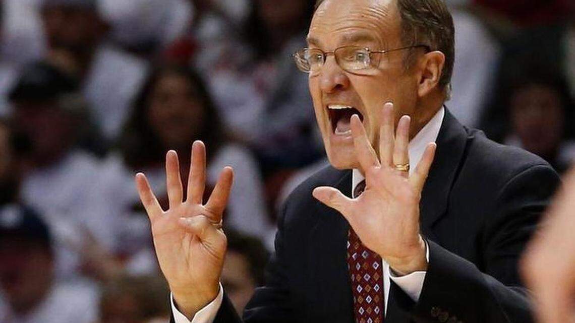 Oklahoma basketball coach Lon Kruger
