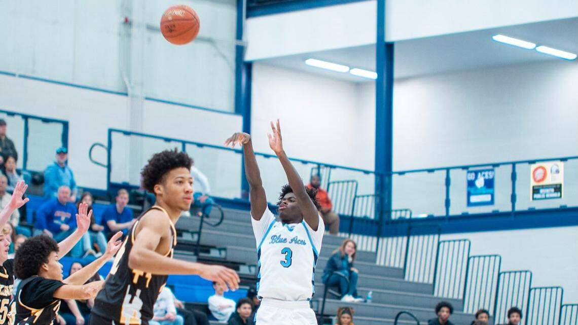 Wichita high school basketball scores: East’s Henderson drops 40 to beat Heights