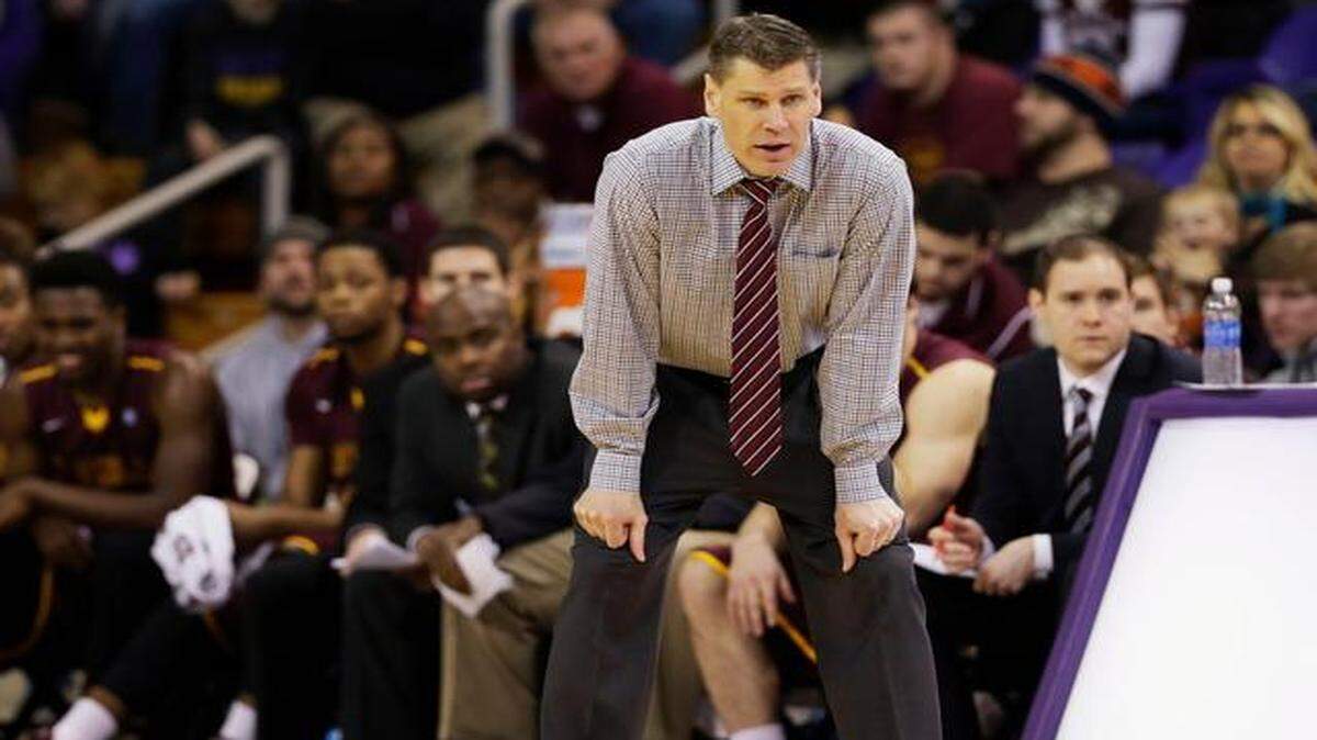 
Coach Porter Moser watches as Loyola plays against Northern Iowa last Sunday in Cedar Falls, Iowa. Loyola has already won more games this season than it did all last season. 
