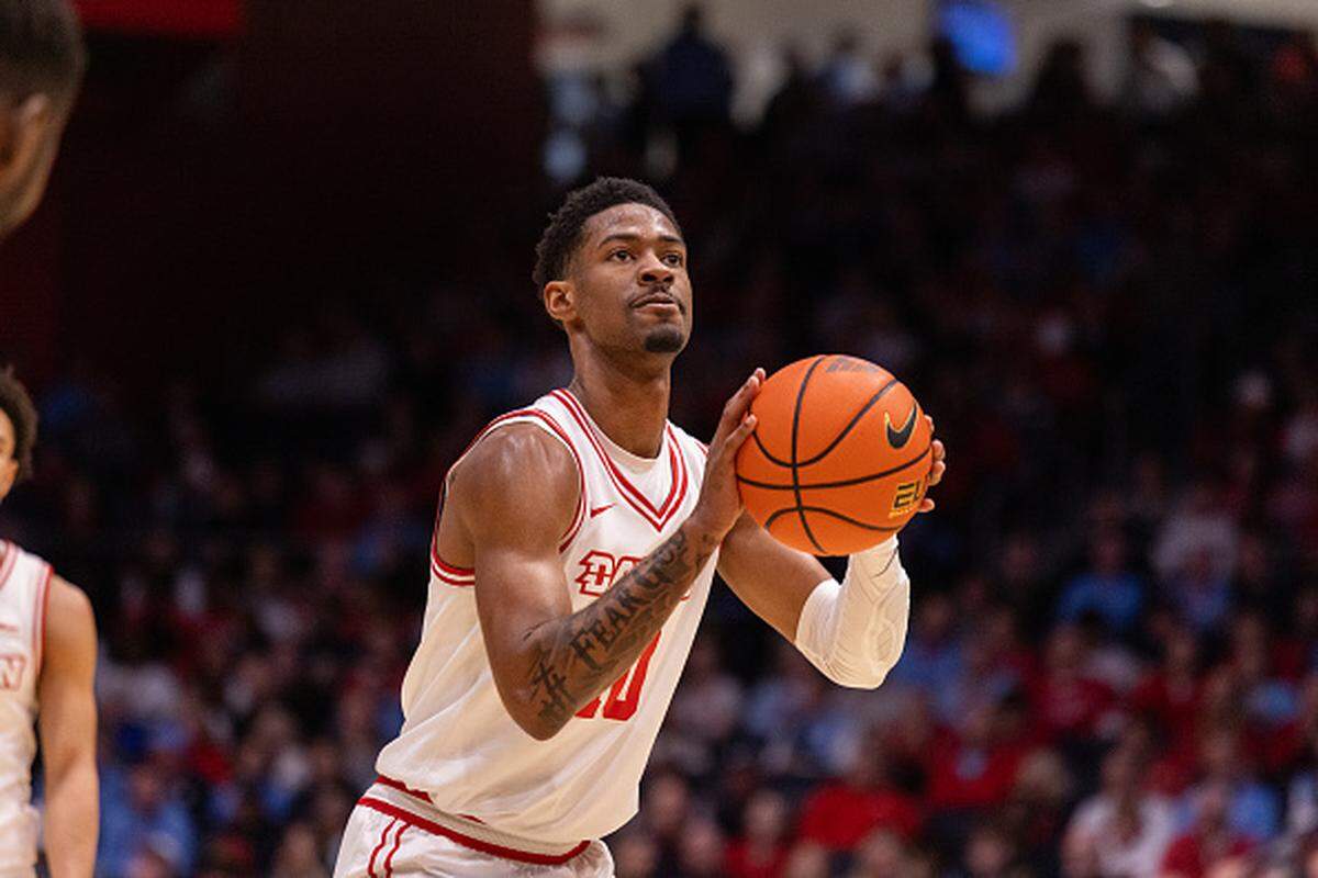 Former Dayton wing Bryce Heard, a 6-foot-6 junior, committed to Wichita State following his official visit on Saturday.