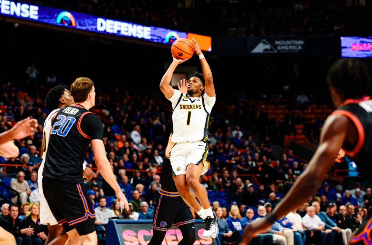 Kenyon Giles scored a team-high 15 points for Wichita State in a 62-59 loss at Boise State on Tuesday night.