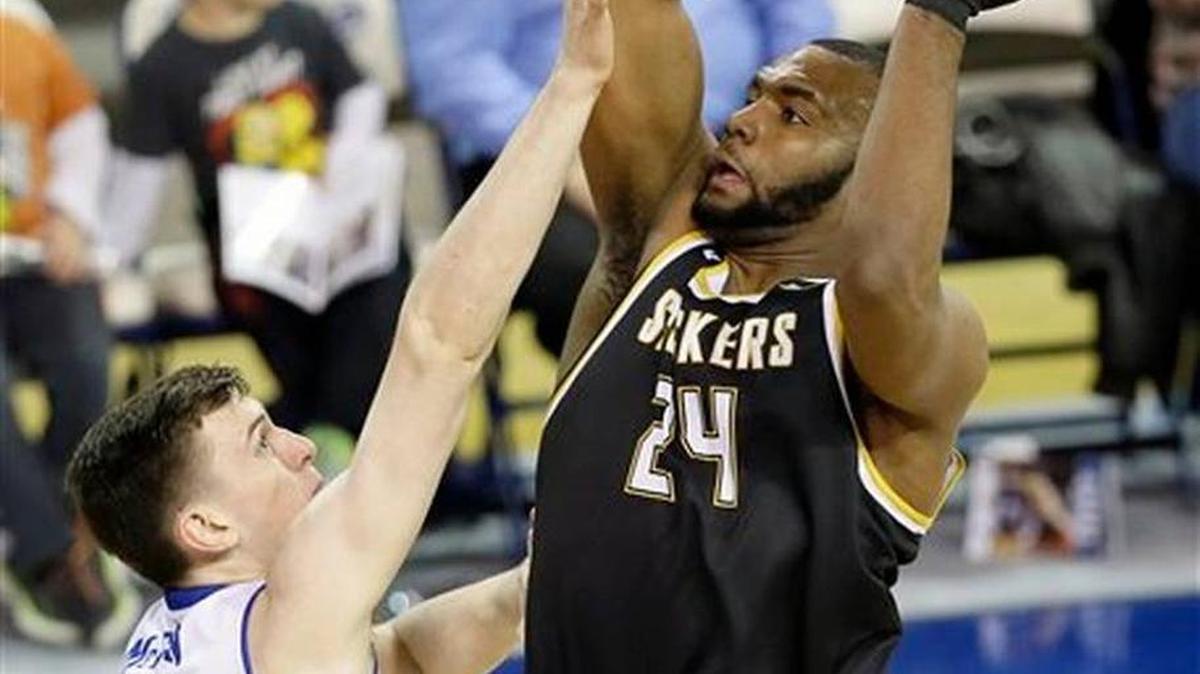 Wichita State center Shaq Morris scored 11 points and grabbed three rebounds in Tuesday’s win at Drake.