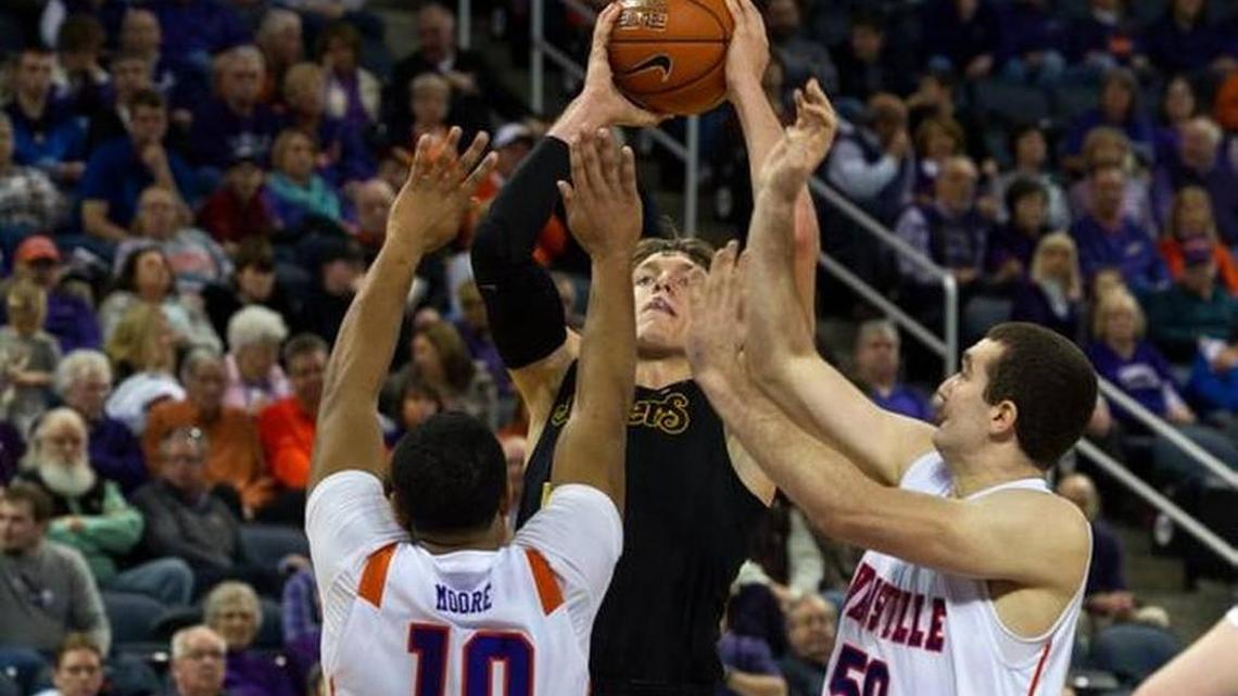 Wichita State’s Ron Baker scored 18 points in last season’s 61-41 win at Evansville.