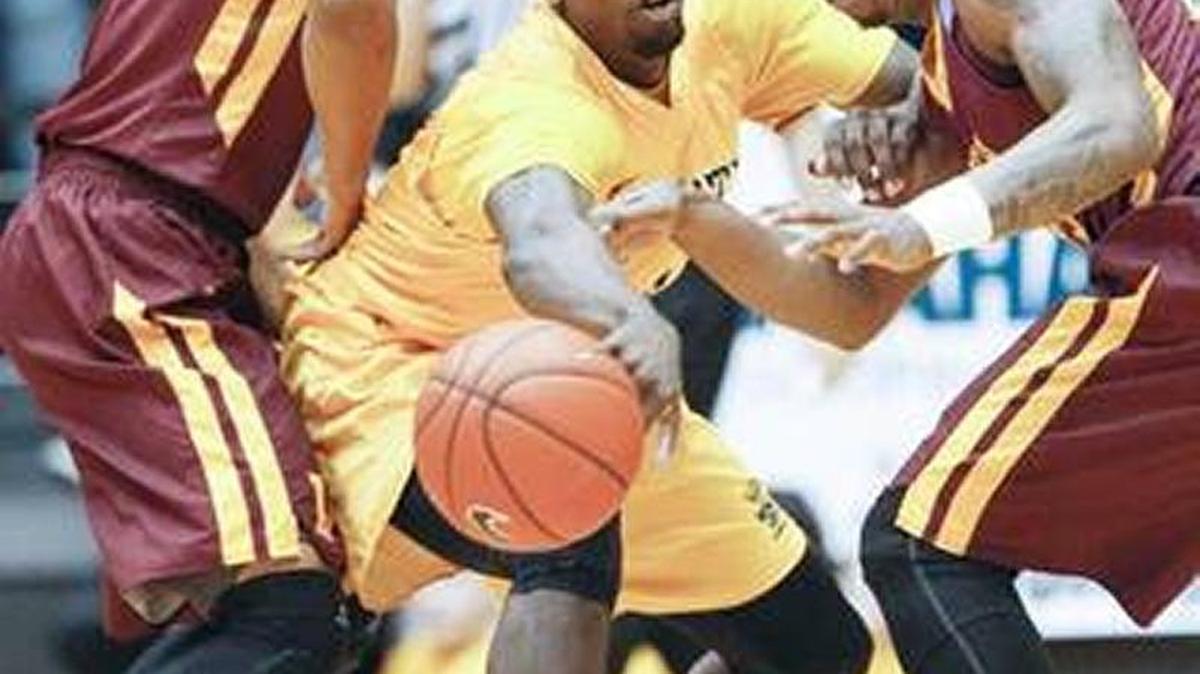 Wichita State’s Zach Brown helped the defense hold Loyola to 39.2-percent shooting on Wednesday at Koch Arena.