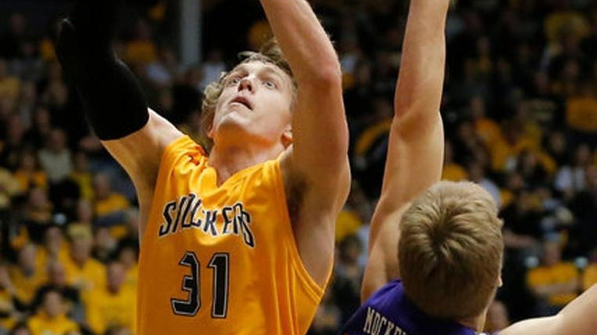 Wichita State guard Ron Baker averaged 18.6 points against Evansville in five games, including a career-high 26 points in 2014 and a career-high 15 rebounds in 2015.