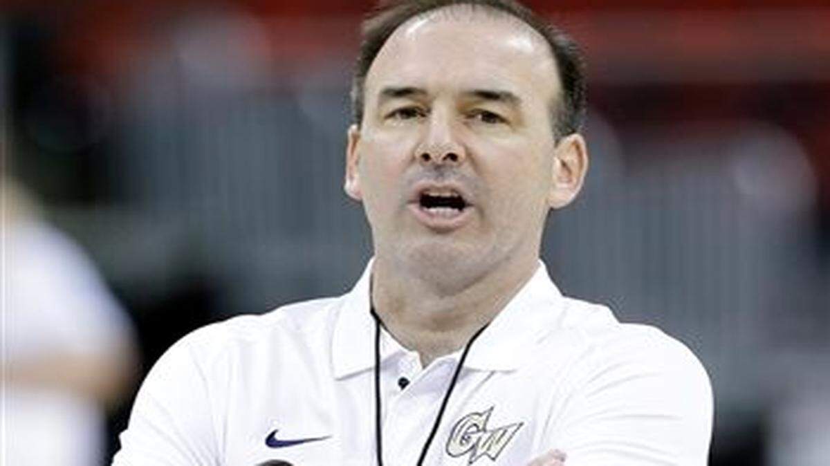 
George Washington coach Mike Lonergan will challenge Wichita State with a veteran team in Thursday’s Diamond Head Classic title game.
